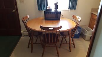 Riverbank Motel and Cabins