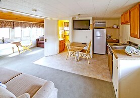 Riverbank Motel and Cabins