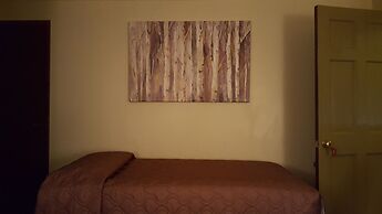 Riverbank Motel and Cabins