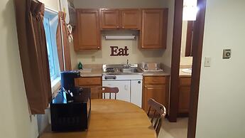 Riverbank Motel and Cabins