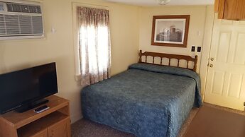 Riverbank Motel and Cabins