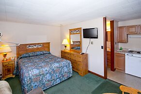 Riverbank Motel and Cabins