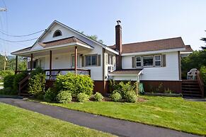 Riverbank Motel and Cabins