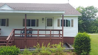 Riverbank Motel and Cabins