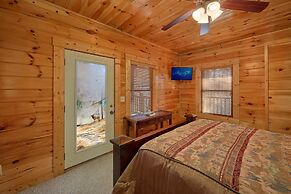 A Smoky Hideaway Apartment 5