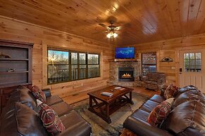 A Smoky Hideaway Apartment 5