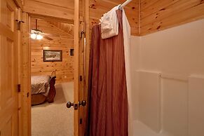 A Smoky Hideaway Apartment 5