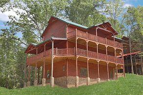 A Smoky Hideaway Apartment 5