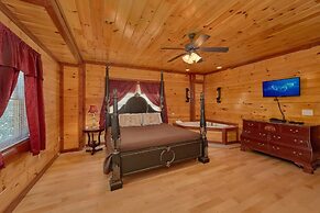 Pool Movie 1 Apartment 6