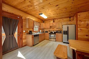 Pool Movie 1 Apartment 6