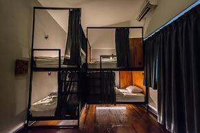 4Share Hostel - Adults Only