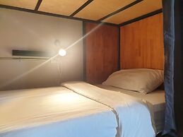 4Share Hostel - Adults Only