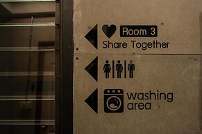 4Share Hostel - Adults Only
