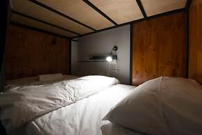 4Share Hostel - Adults Only