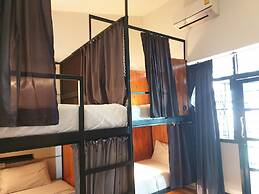 4Share Hostel - Adults Only