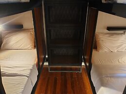 4Share Hostel - Adults Only