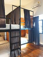 4Share Hostel - Adults Only