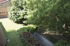 New, Spacious, Bright, Elegant Loft Apartment With Balcony. Opposite t