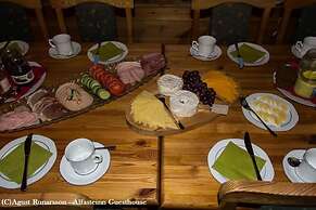 Alfasteinn Country Home Guesthouse