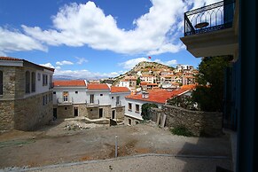 Cesme Kale Tas Apart