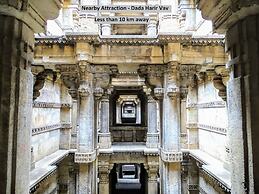 OYO 5476 Hotel Sunrise