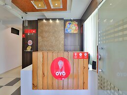 OYO 5476 Hotel Sunrise