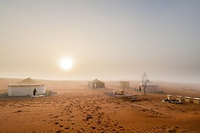 Starwatching private camp - Oman Desert Private Camp