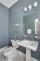 Historic Birch Lodge and Motel