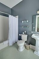 Historic Birch Lodge and Motel