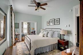 Historic Birch Lodge and Motel