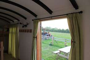Greenacres Self Catering Railway Wagon-Glamping