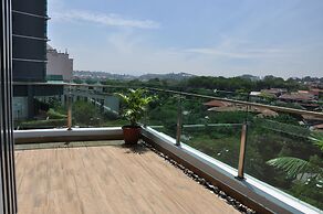 Lawang Suite Apartment With Balcony