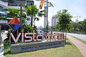 Lawang Suite Apartment With Balcony