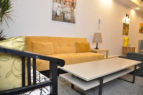 Lawang Suite Apartment With Balcony