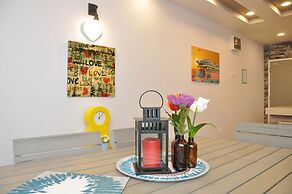 Lawang Suite Apartment With Balcony