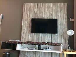 Lawang Suite Apartment With Balcony