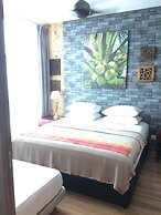 Lawang Suite Apartment With Balcony