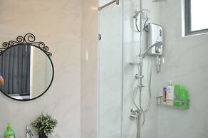 Lawang Suite Apartment With Balcony