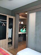 Lawang Suite Apartment With Balcony