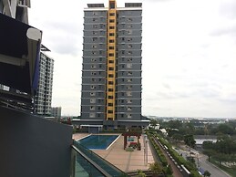 Lawang Suite Apartment With Balcony