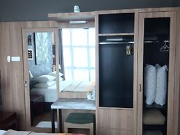 Lawang Suite Apartment With Balcony