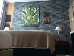 Lawang Suite Apartment With Balcony