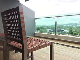 Lawang Suite Apartment With Balcony