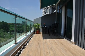 Lawang Suite Apartment With Balcony