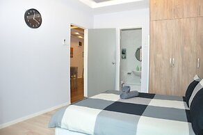 Lawang Suite Apartment With Balcony