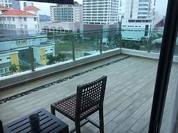 Lawang Suite Apartment With Balcony