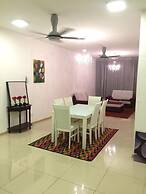 Lawang Suite 2 Bedroom Corner Apartment