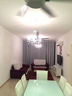 Lawang Suite 2 Bedroom Corner Apartment