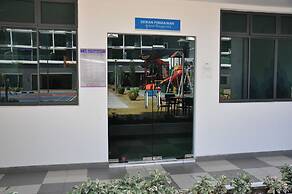 Lawang Suite 2 Bedroom Corner Apartment