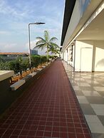 Lawang Suite 2 Bedroom Corner Apartment